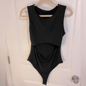 Black bodysuit with cut out in the front XL